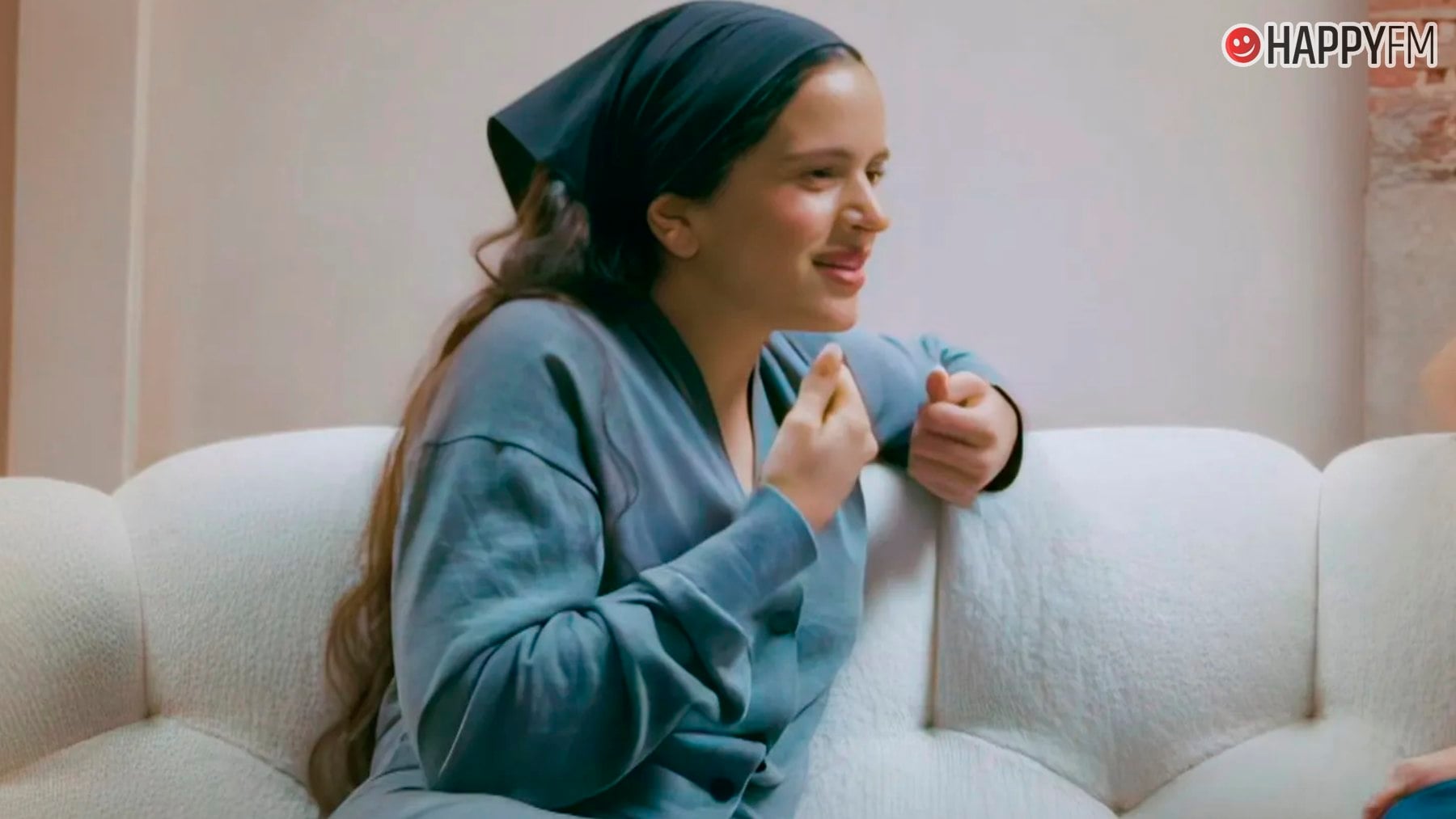 Rosalía se sincera como nunca sobre su acercamiento a Dios: Algo me lo pedía