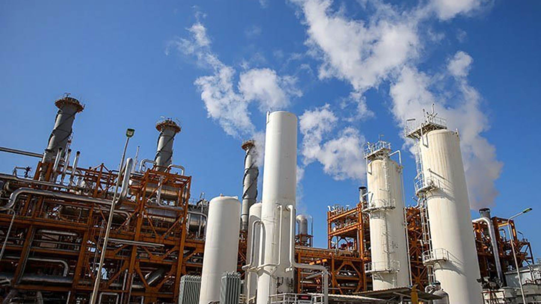 Objetivo disparar la inflación: así ha desatado Irán una guerra económica con ataques a la energía y a Ormuz