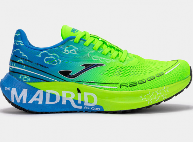 Las zapatillas Joma que llevaba Ayuso.