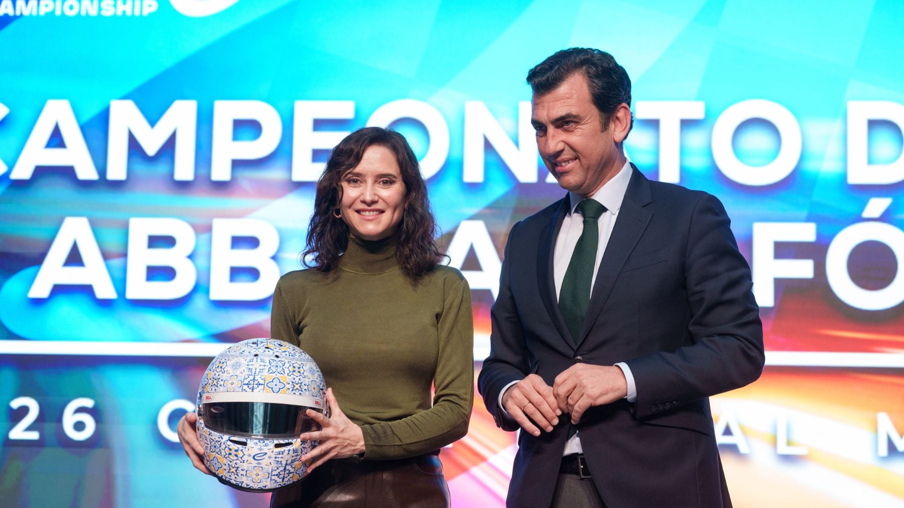 La presidenta de la Comunidad de Madrid, Isabel Díaz Ayuso y el co-fundador de la Fórmula E, Alberto Longo