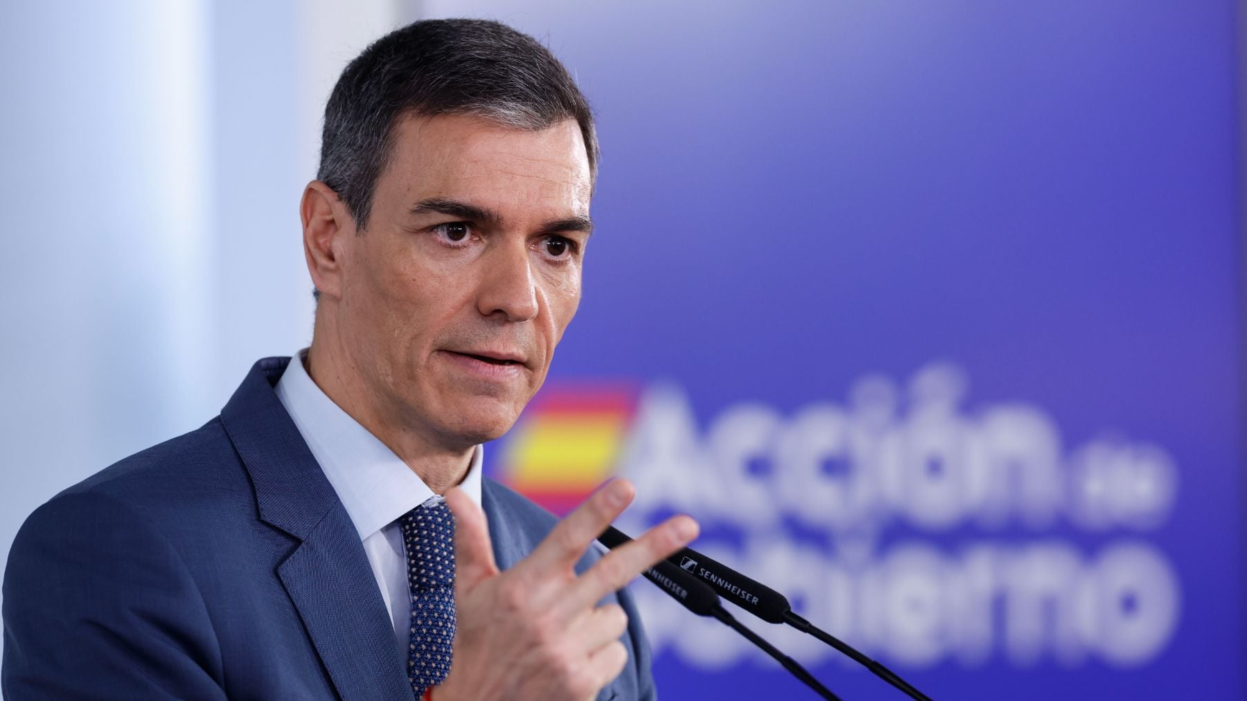 Sánchez recupera el mantra de la pandemia que dejó 121.000 muertos en España: Vamos a salir más fuertes