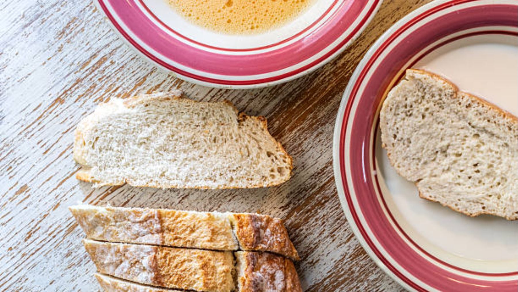 Ni el de molde ni los brioches: este es el mejor pan para torrijas de Semana Santa, según la OCU
