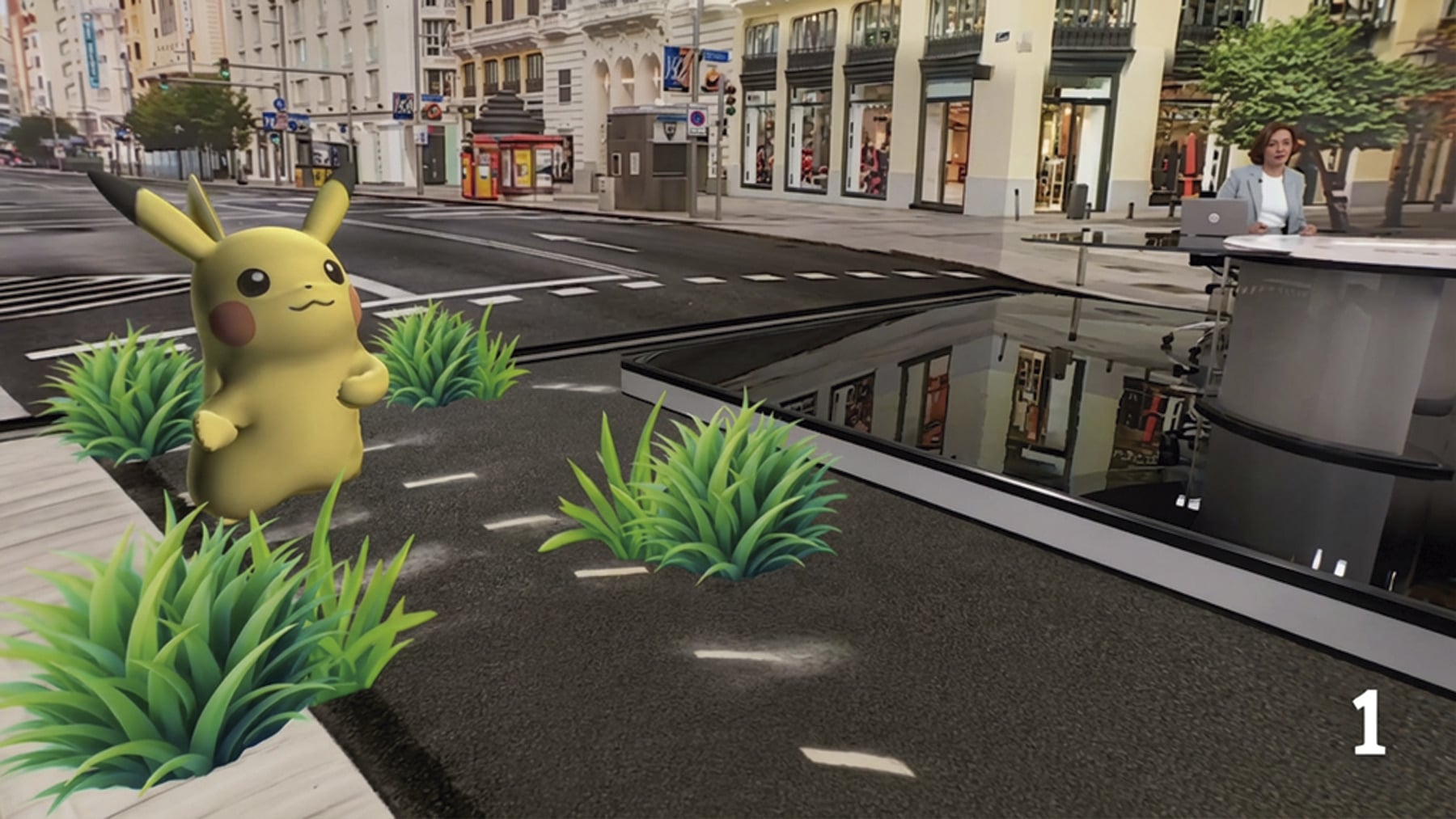 Pikachu bailando junto a Pepa Bueno.