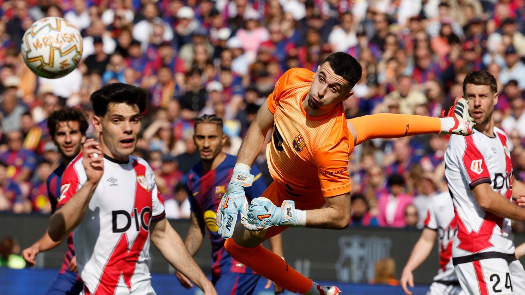 Joan García tras corresponder a la llamada de De la Fuente: Muchas ganas e ilusión