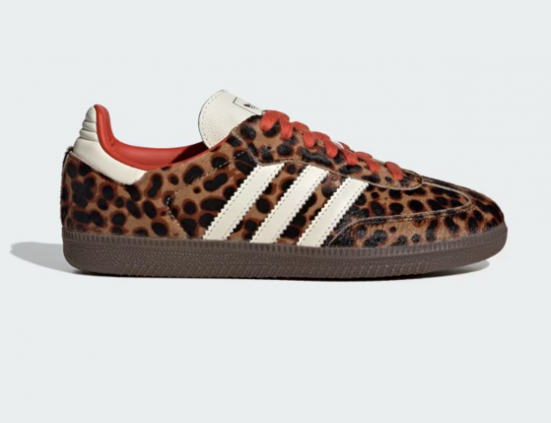 Adidas Samba OG animal print.