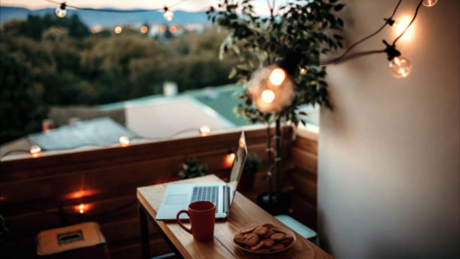 Colas kilométricas en Lidl por las luces solares LED que van a elevar tu balcón: vas a ahorrar un pastizal en luz