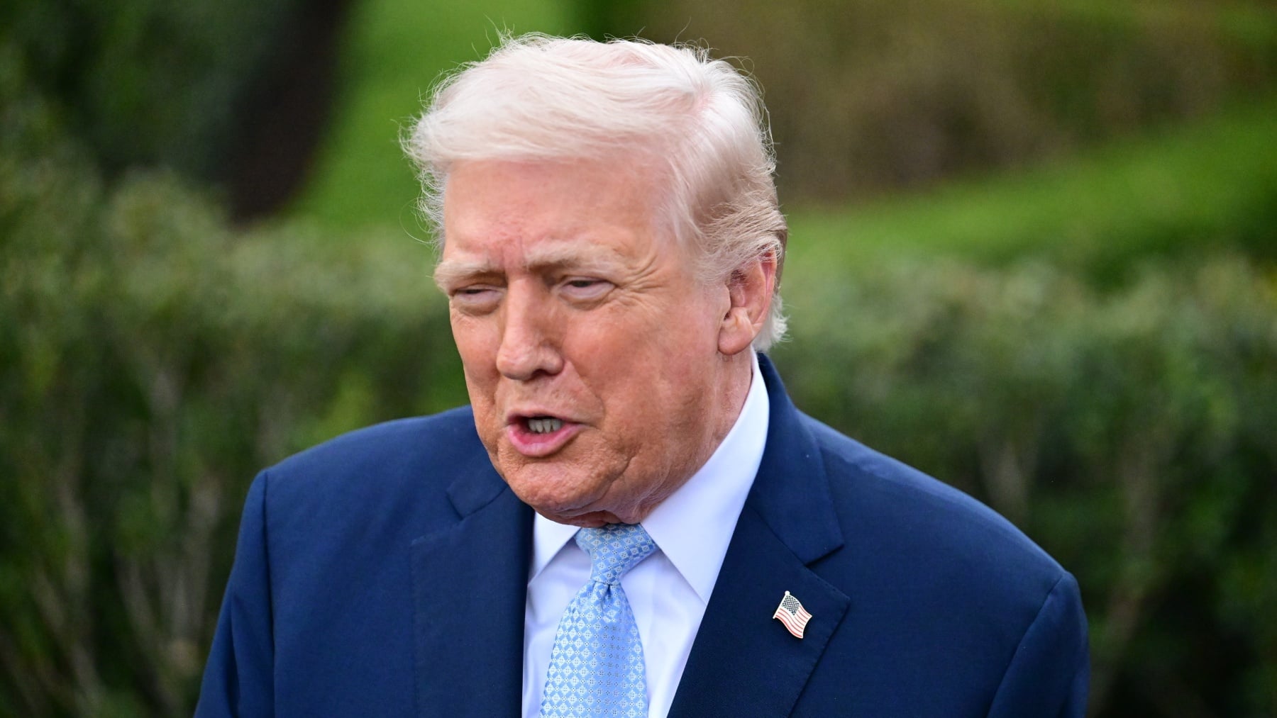 Trump anuncia conversaciones muy productivas con Irán y pospone el ataque a su infraestructura energética