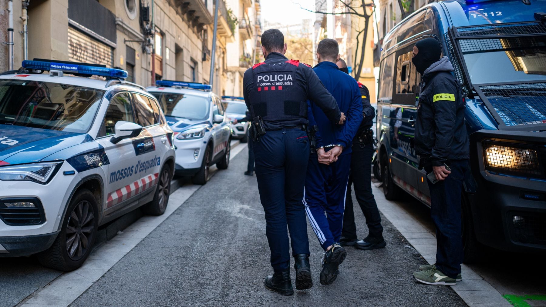 19 detenidos vinculados a la mafia turca en una red de tráfico de armas en Cataluña y Andalucía