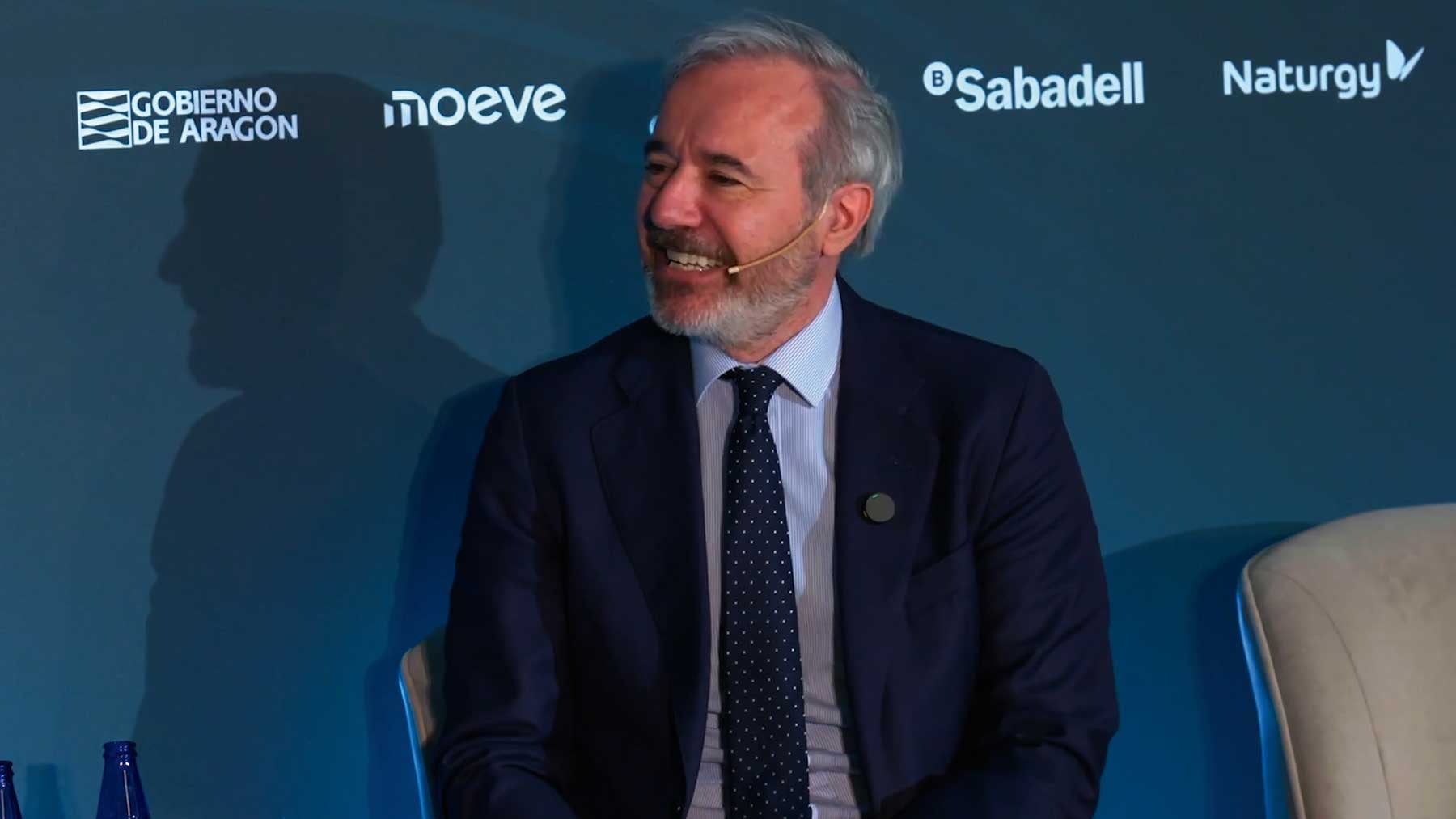 Azcón dice que Pilar Alegría es físicamente más atractiva que María Jesús Montero