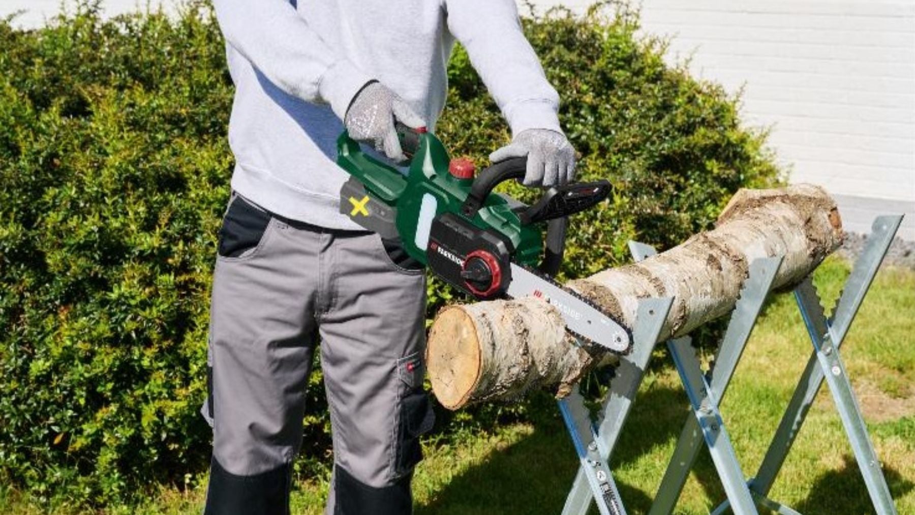 Colas kilométricas en Lidl a partir del viernes 27 por la motosierra recargable de 20v para podar tu jardín