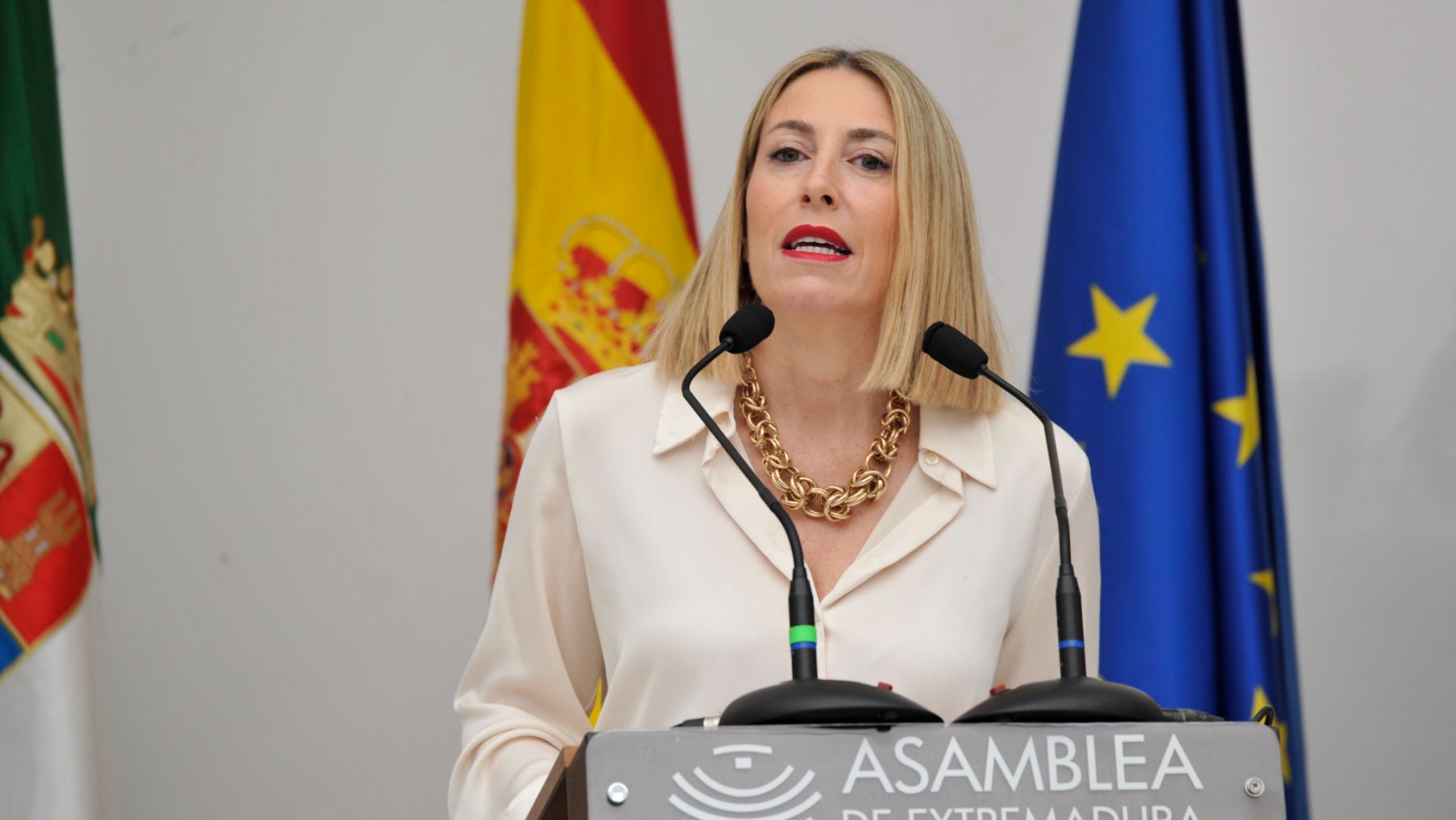 PP y Vox pactan negociar medida a medida en Extremadura sin reparto aún de Consejerías