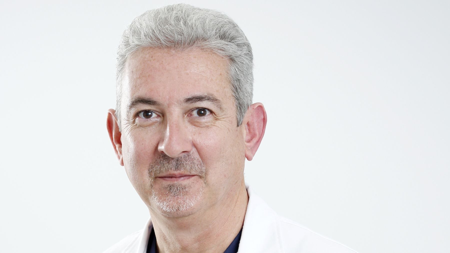 Dr. González: La posición del cristalino influye en el resultado visual de la cirugía de cataratas