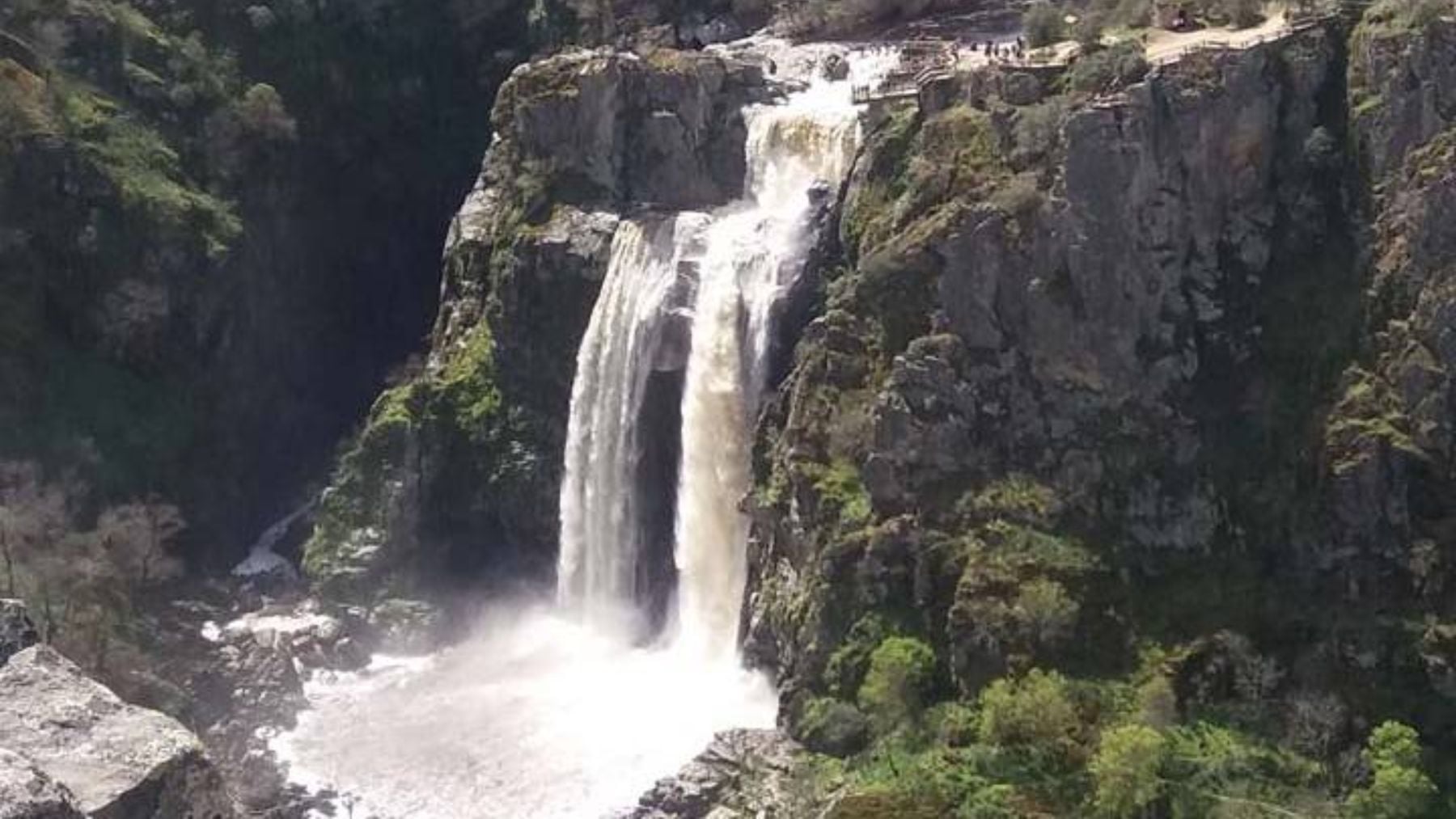 España tiene sus propias las cataratas del Niágara: están en Salamanca y caen desde unos 50 metros de altura