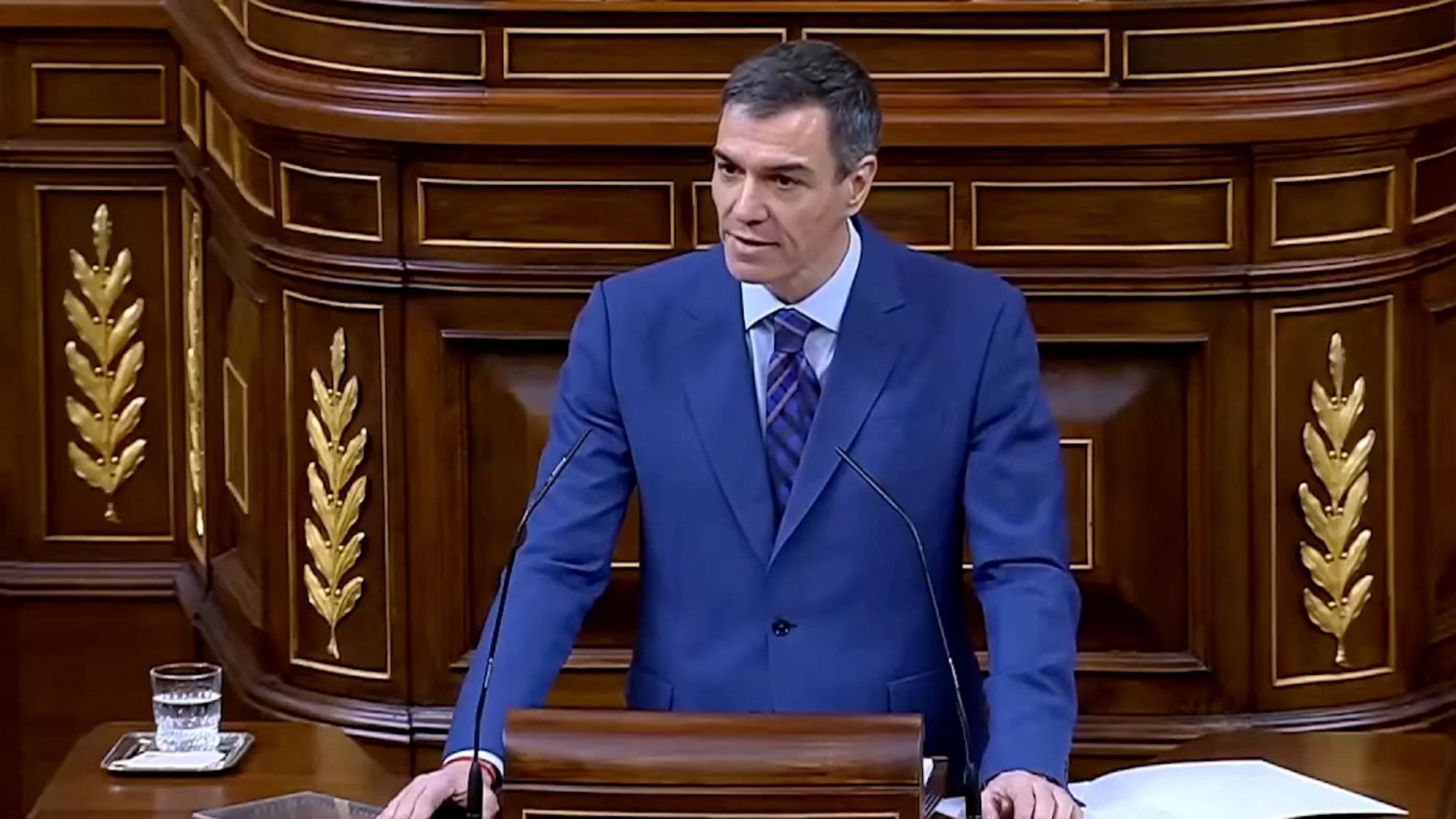 Sanchez dice que es un orgullo ser español pero gobierna con todos los partidos que quieren romper España