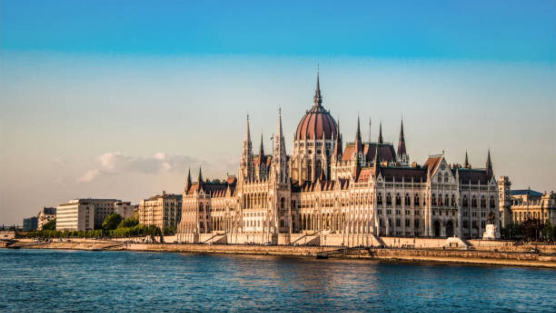 Imagen del parlamento de Hungría. (Foto: iStock)