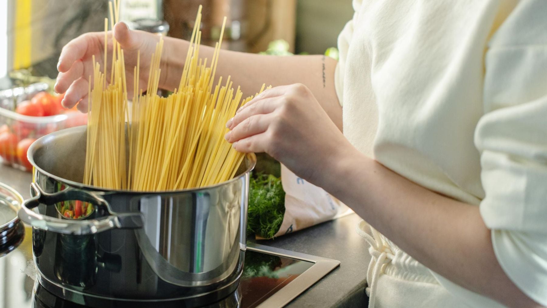 Roberta, chef: «Para hacer pasta como en Italia, saca la pasta del agua 2 minutos antes de lo que dice el paquete»