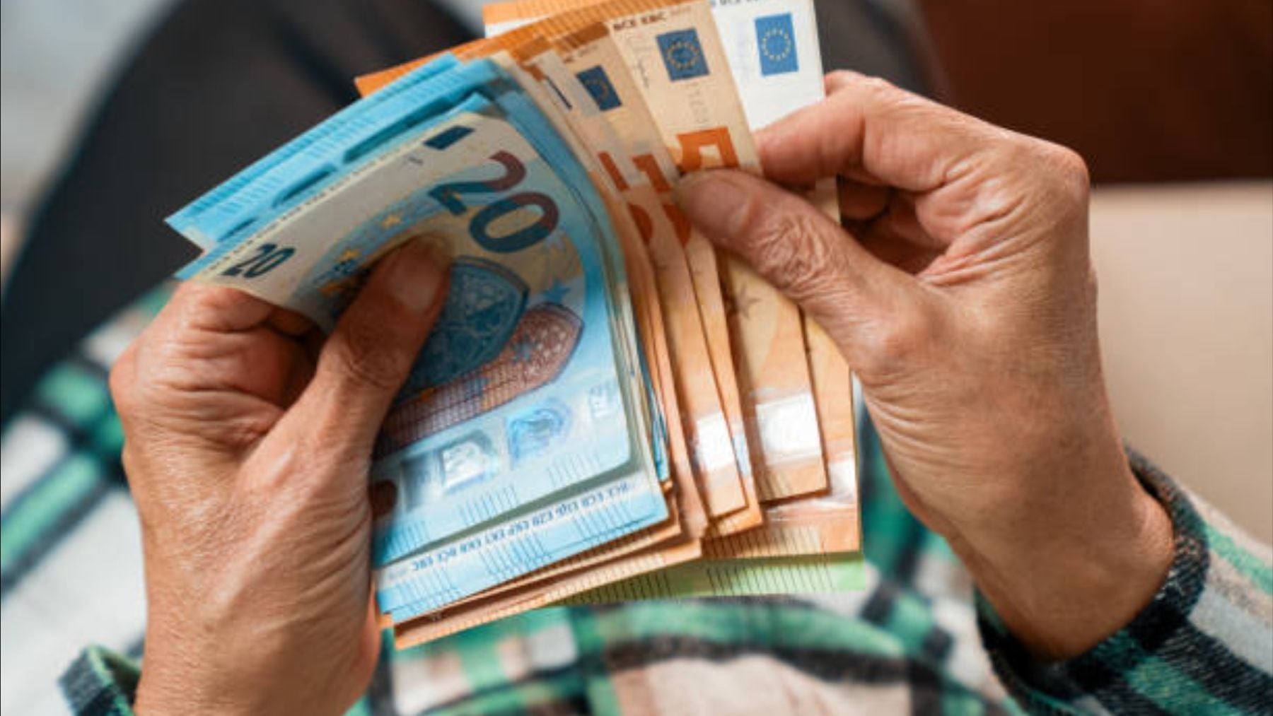 Esta es la cantidad de ahorro recomendada que debe tener una persona de 50 años, según los expertos en finanzas