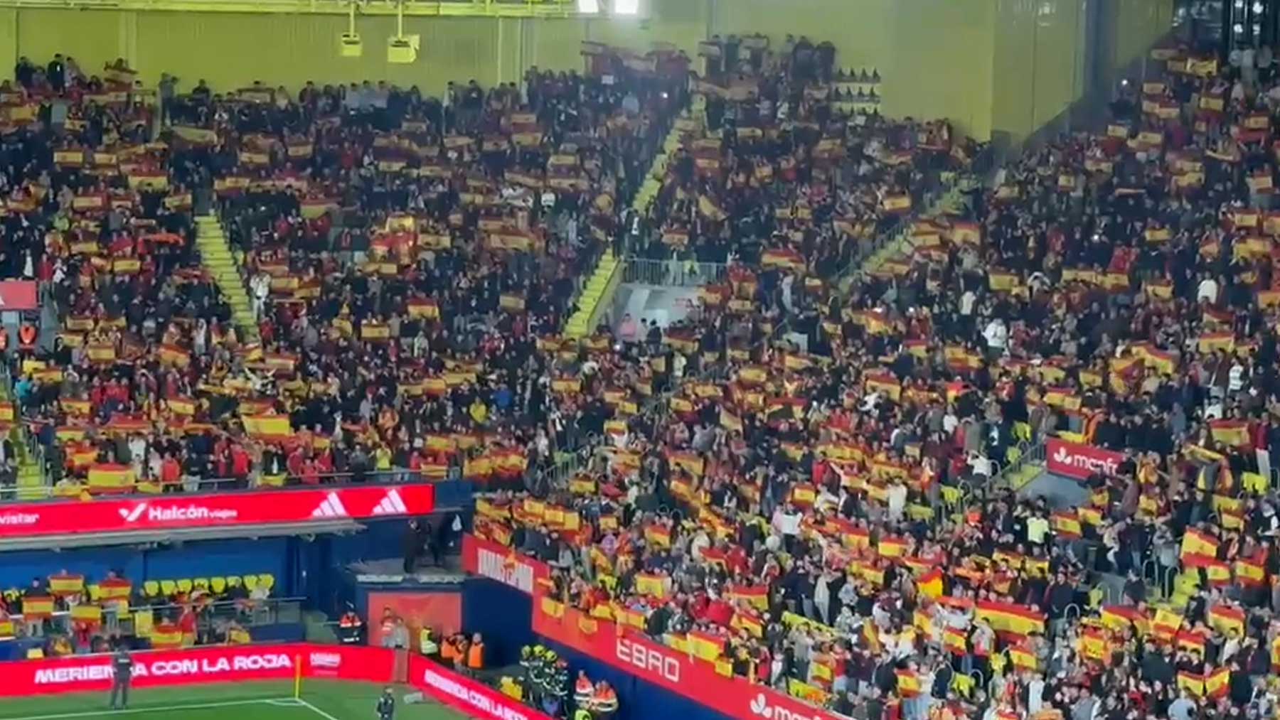 Pone los pelos de punta: así sonó el himno de España en Villarreal