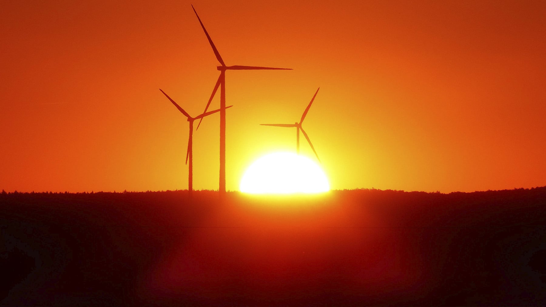 El milagro que nadie vio venir: China alcanzó en 2024 la capacidad de energía eólica y solar que tenía prevista para 2030