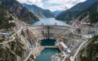 China intensifica la construcción de infraestructuras hidráulicas de gran escala para consolidar su capacidad de almacenamiento energético y estabilizar la red eléctrica nacional. (Representación)
