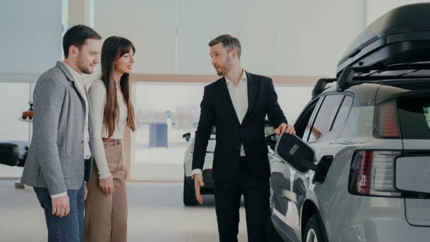 Hacienda te ayuda con el coche eléctrico: guía útil para saber cuánto te puedes desgravar en la renta