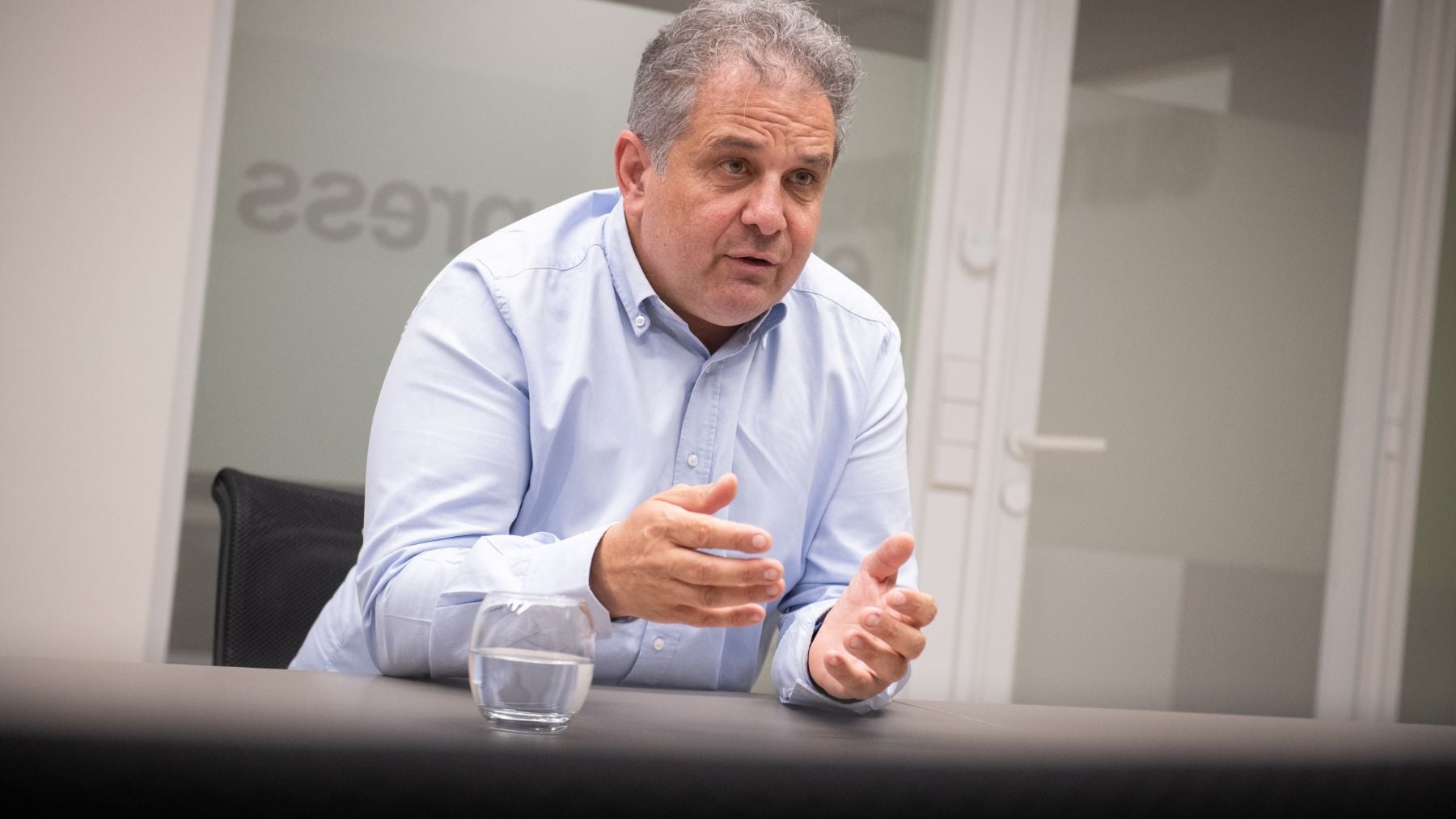 El alcalde de Parla prohíbe a sus ediles y cargos presentarse a oposiciones tras el amaño destapado por OKDIARIO