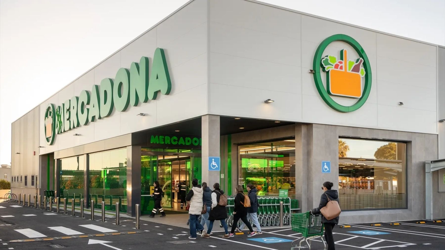 Horario de los supermercados en Semana Santa: días que cierran y horarios Mercadona, Lidl y Carrefour