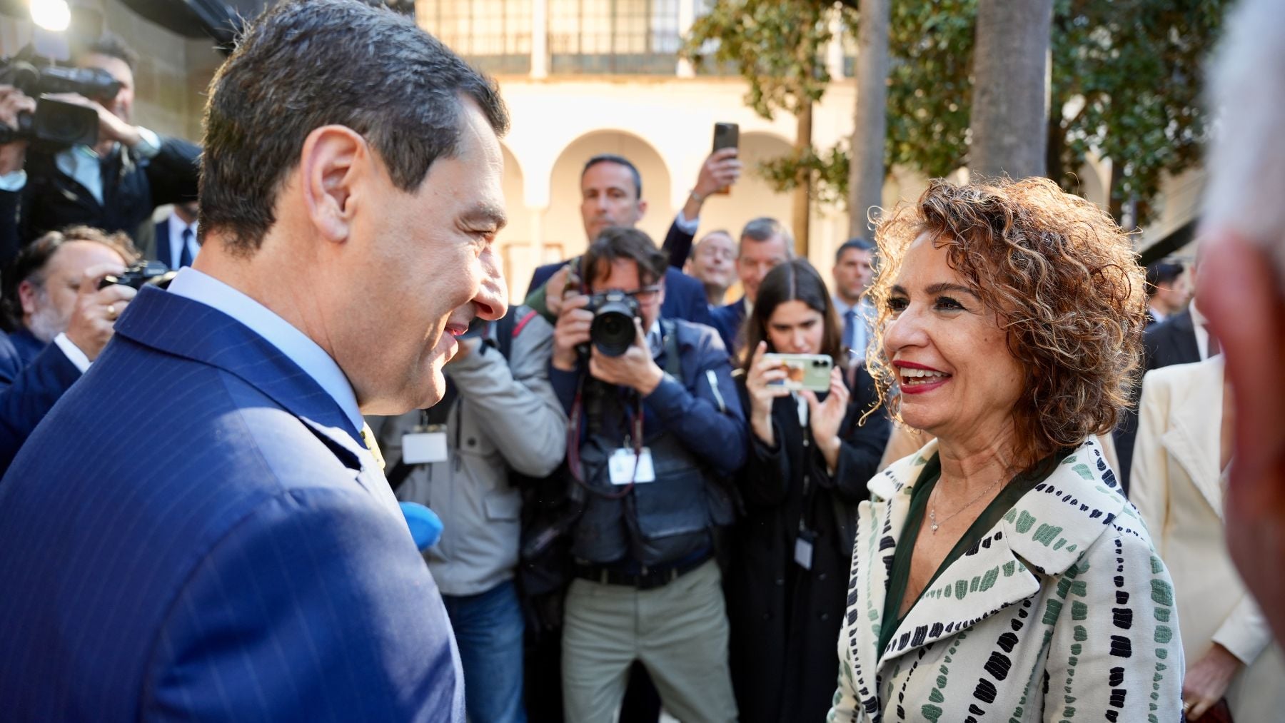Elecciones andaluzas: RTVE propone un cara a cara entre Juanma Moreno y María Jesús Montero el 4 de mayo