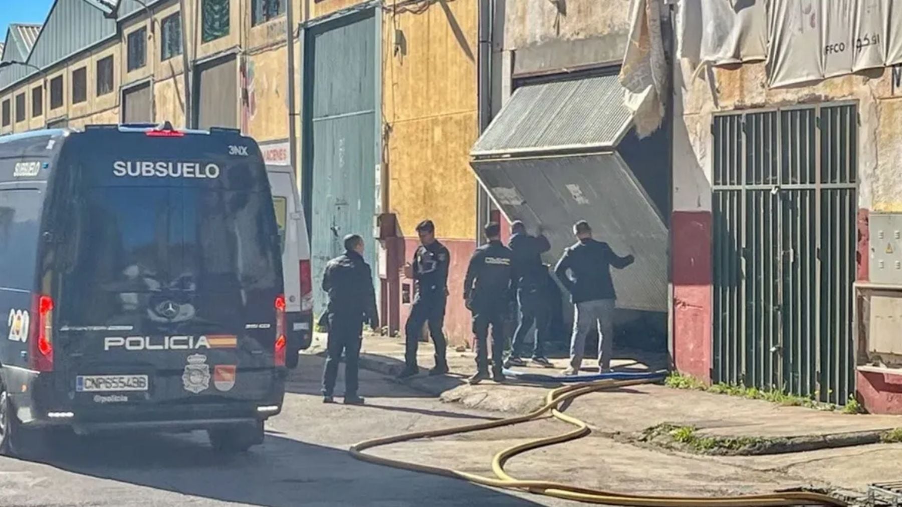 El nuevo narcotúnel estaba en una nave del polígono del Tarajal en Ceuta. EFE.
