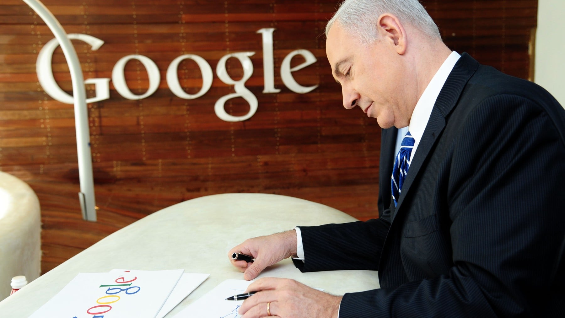 Irán eleva la tensión global: anuncia que atacará las sedes de Google, Apple, IBM y Tesla en Oriente Medio