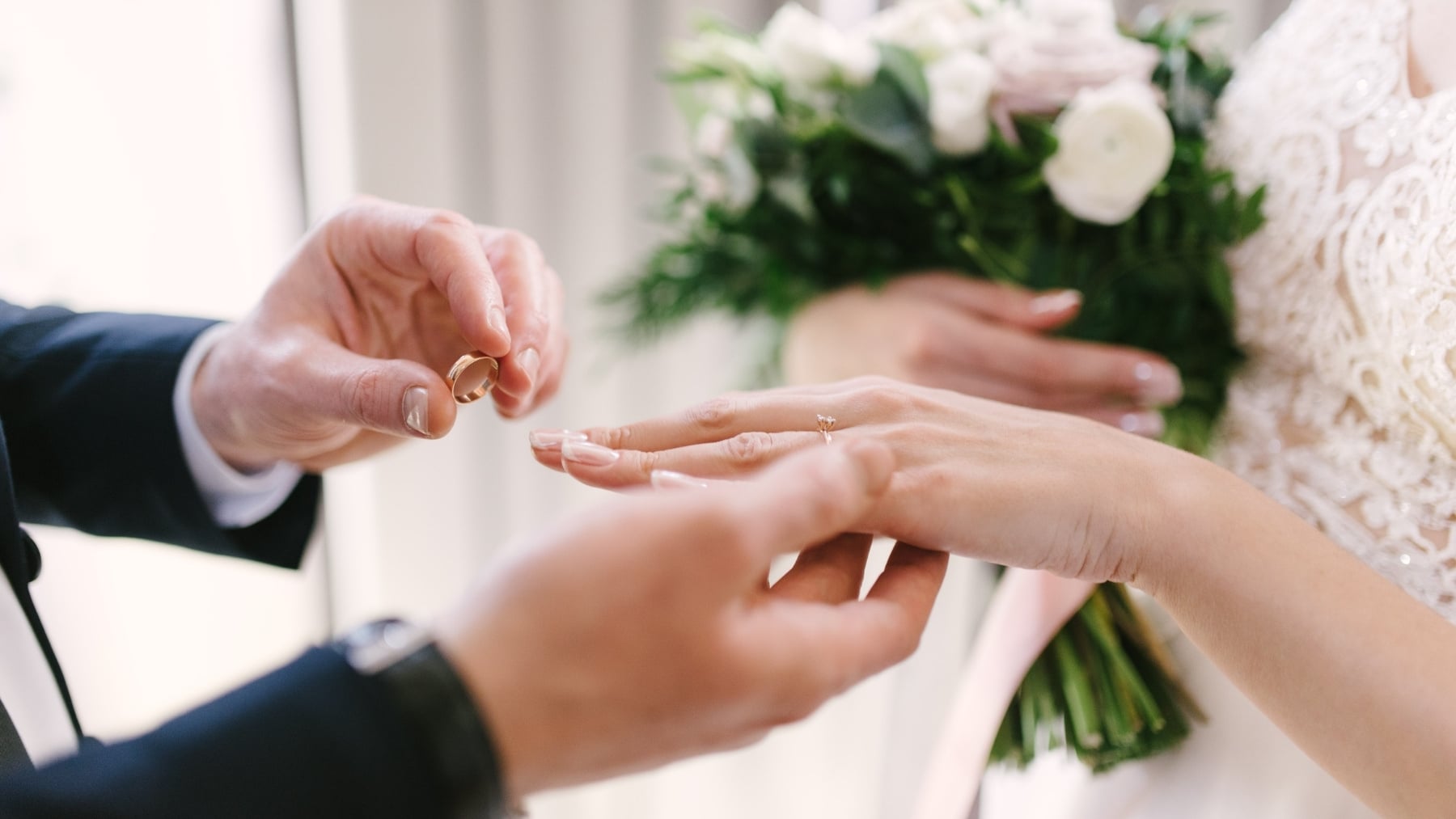 Cuidado si te vas a casar: Hacienda avisa de que hay que pagar este impuesto por los regalos de boda