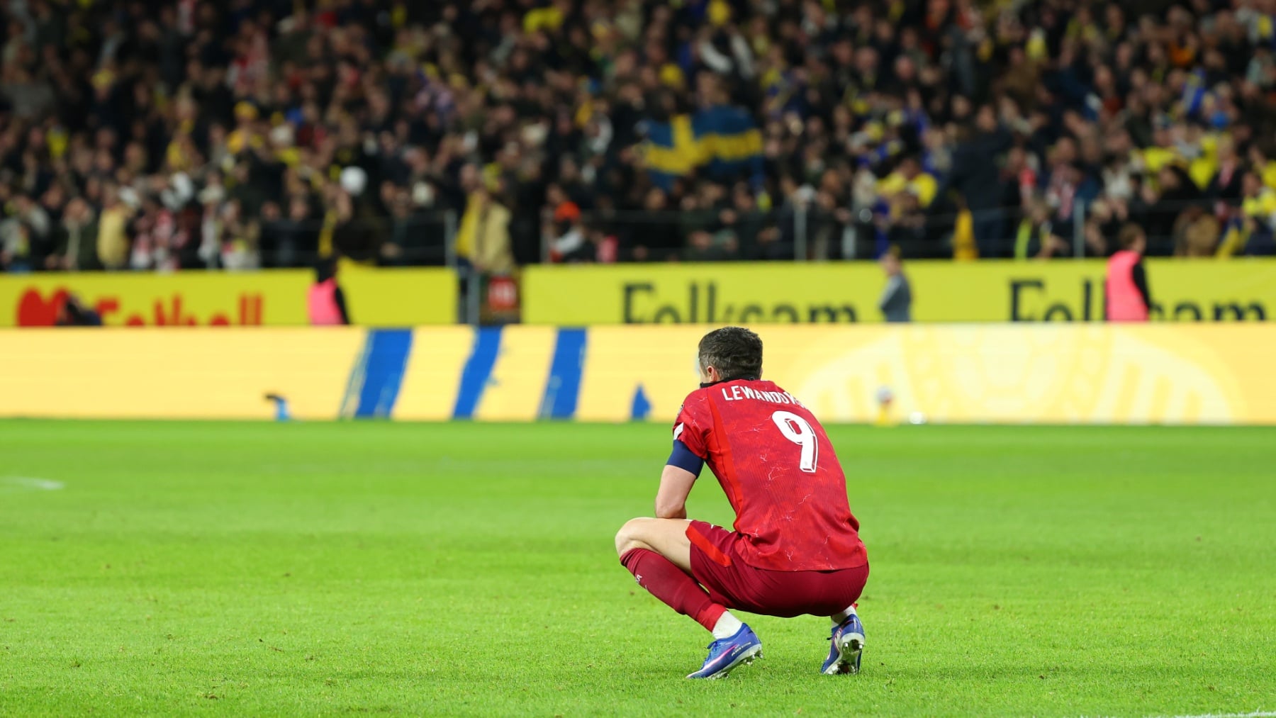 Lewandowski deja caer su retirada con Polonia: Tengo que pensarlo...