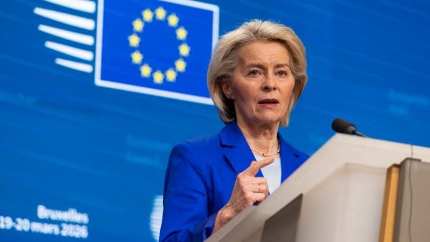 Tabaco Comisión Europea, bruselas, deuda de españa, pib, deuda pública, macroeconomía