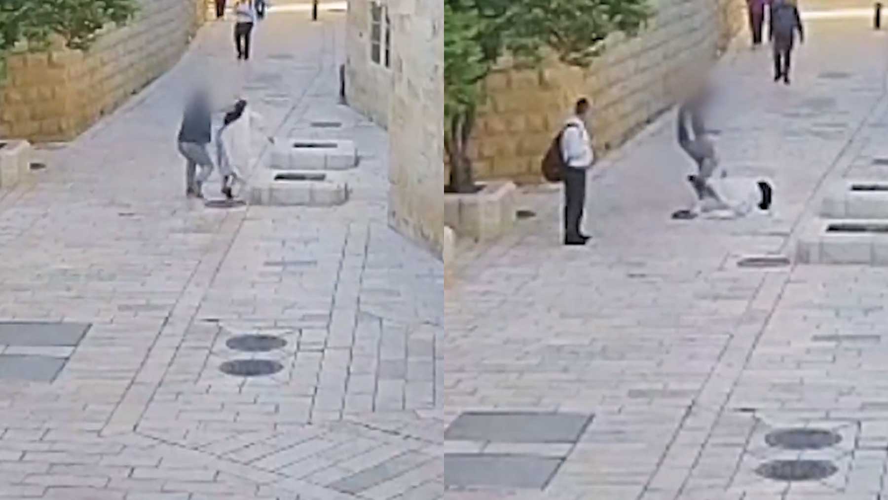 El agresor de la monja la patea en el estómago tras tirarla al suelo de un brutal empujón.