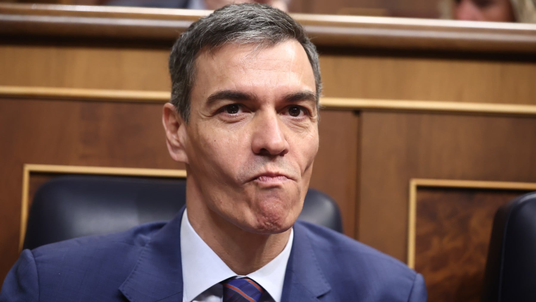 Sánchez se queda fuera del frente internacional que busca reabrir Ormuz