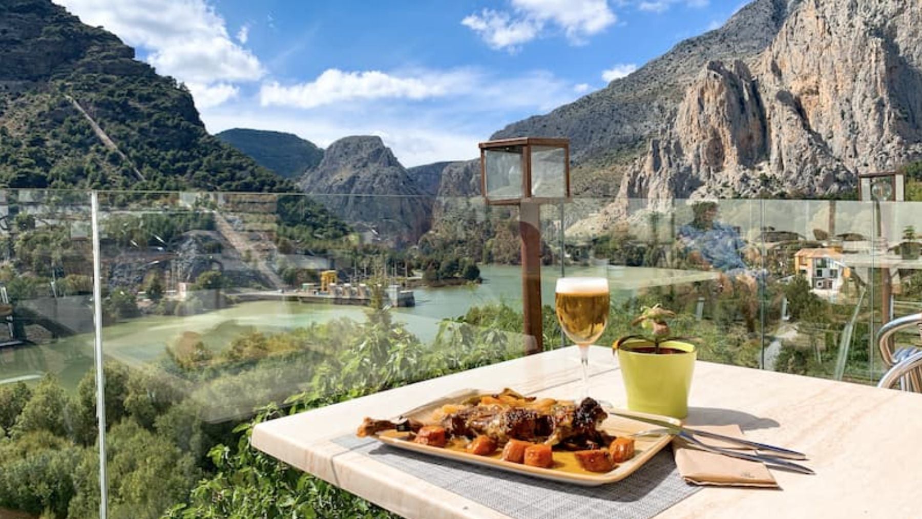 La Garganta: el complejo turístico con jacuzzis y piscina en el que Puente se pegó su comilona
