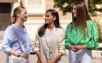 La Reina Letizia y sus hijas posando