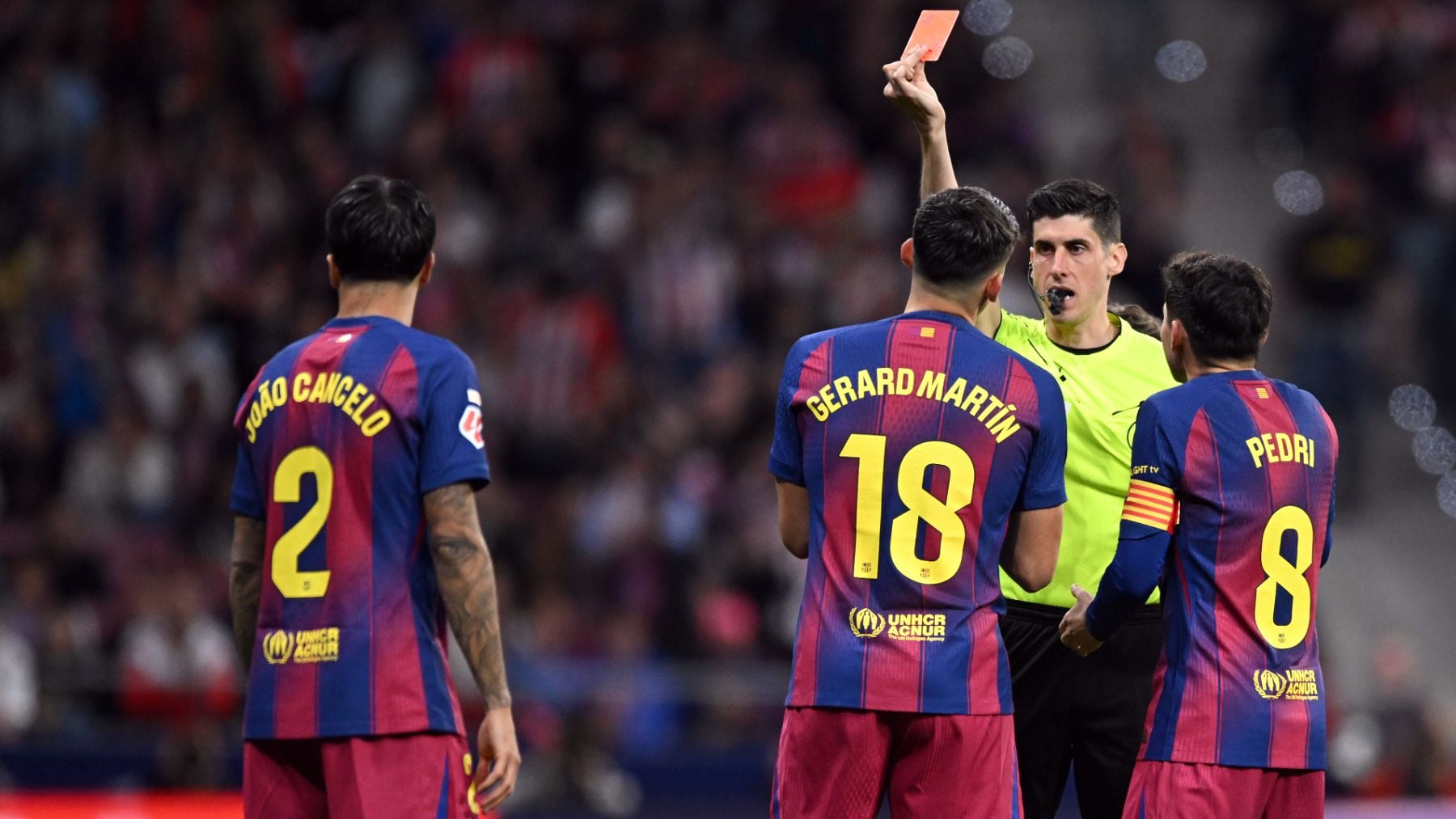 El acta de Busquets Ferrer contradice su decisión de no expulsar a Gerard Martín: “De forma temeraria...