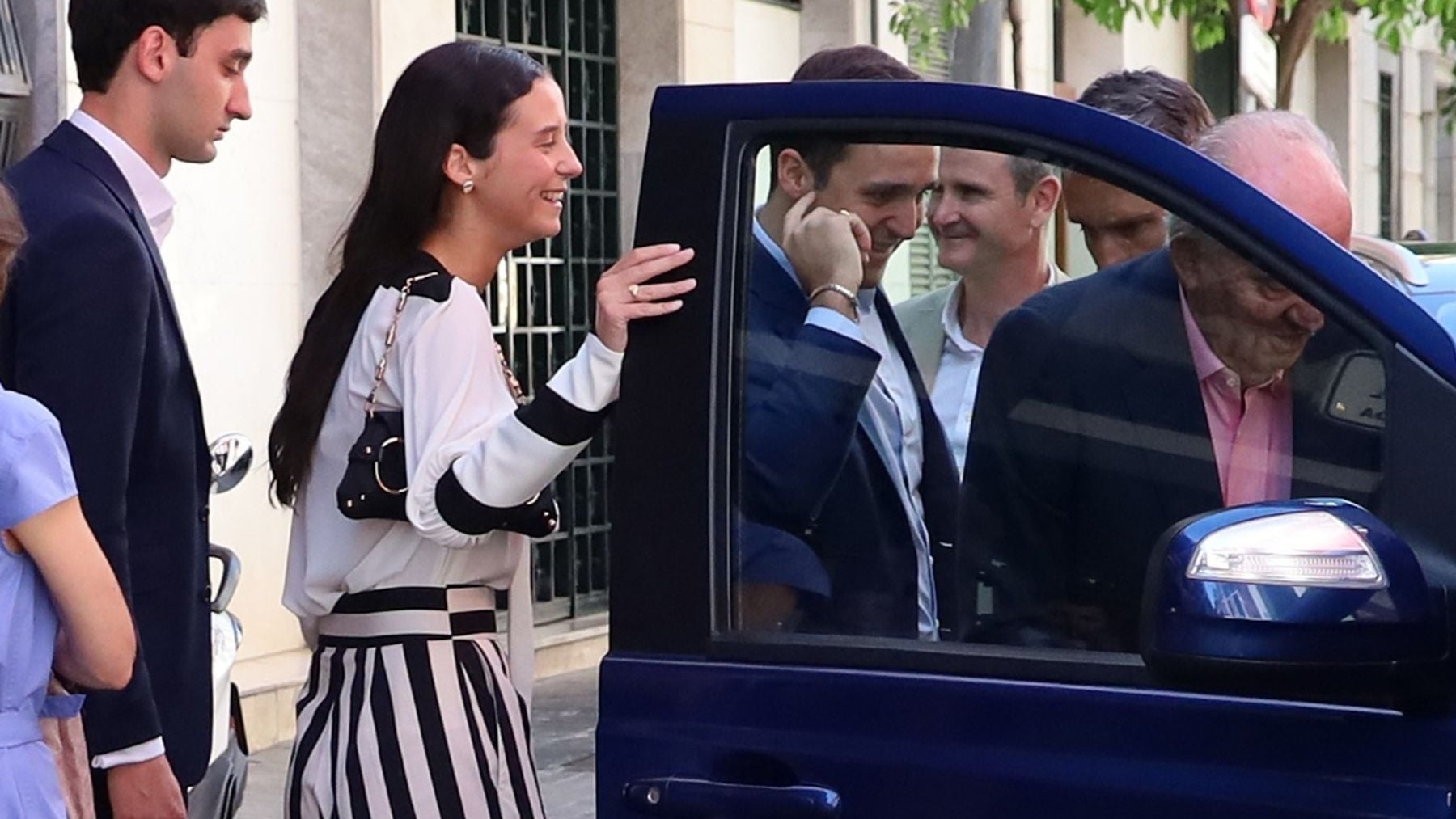 Juan Carlos I llega a Sevilla y dice que quiere volver a residir en España: Lo haré en cuanto pueda