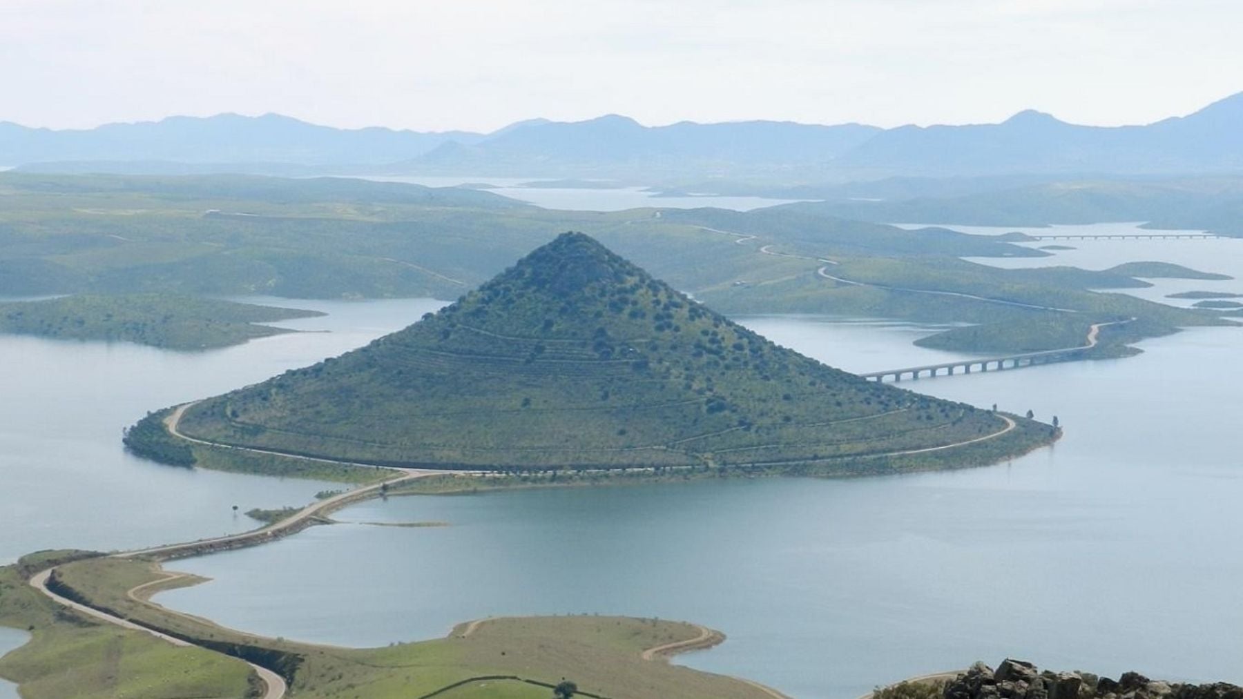 La carretera con la rotonda más grande de España está en Extremadura: tiene 1,3 kilómetros de circunferencia