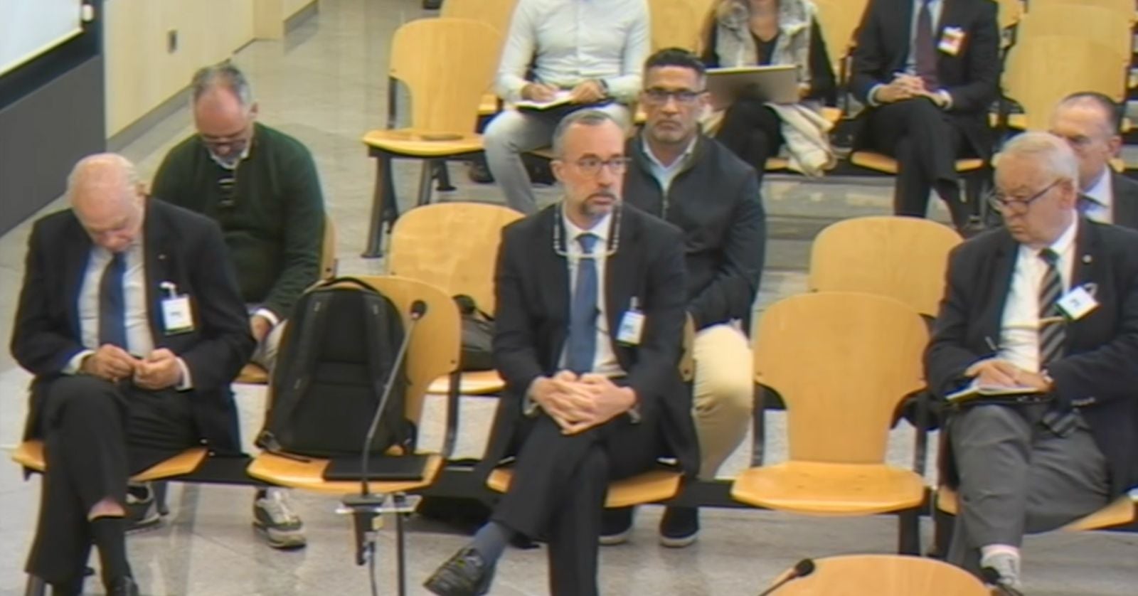 Maniobra propagandística del PSOE: pide suspender el juicio de la