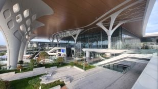 Estación de tren este de Chongqing, en China. Septiembre de 2025. (Wikimedia Commons)