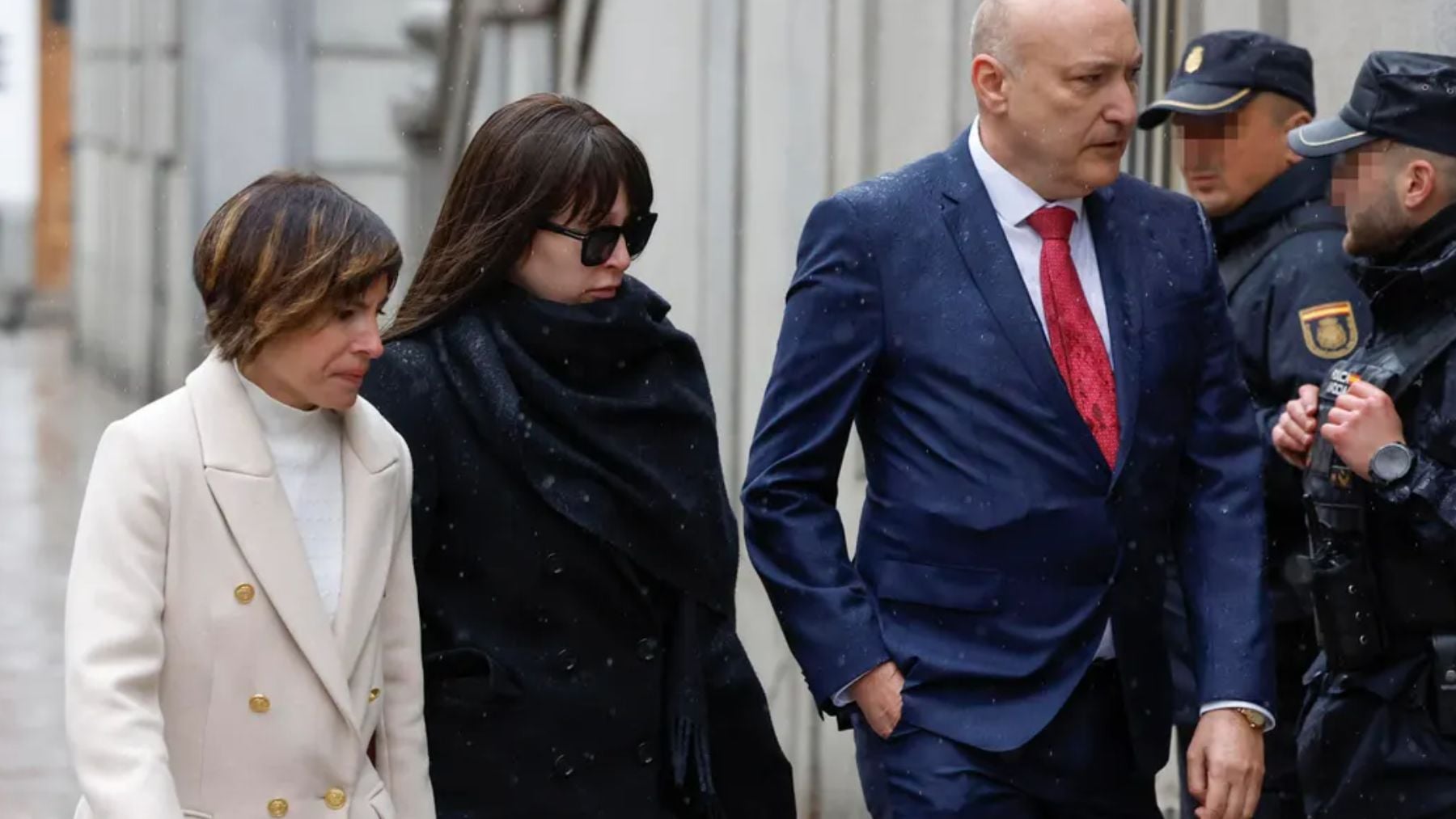 Jésica a preguntas del abogado de Ábalos: ¿Prostituta? Era azafata de imagen y ahora soy dentista”