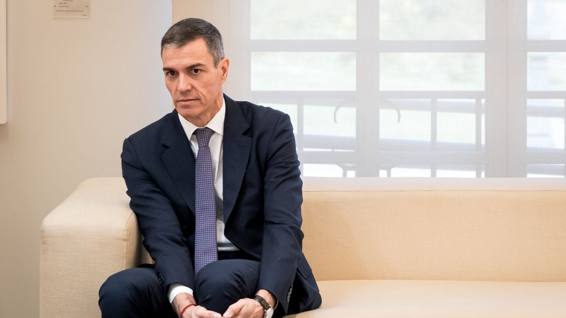 Sánchez y cuatro ministros faltarán al pleno en el que las víctimas de Adamuz se concentran ante el Congreso