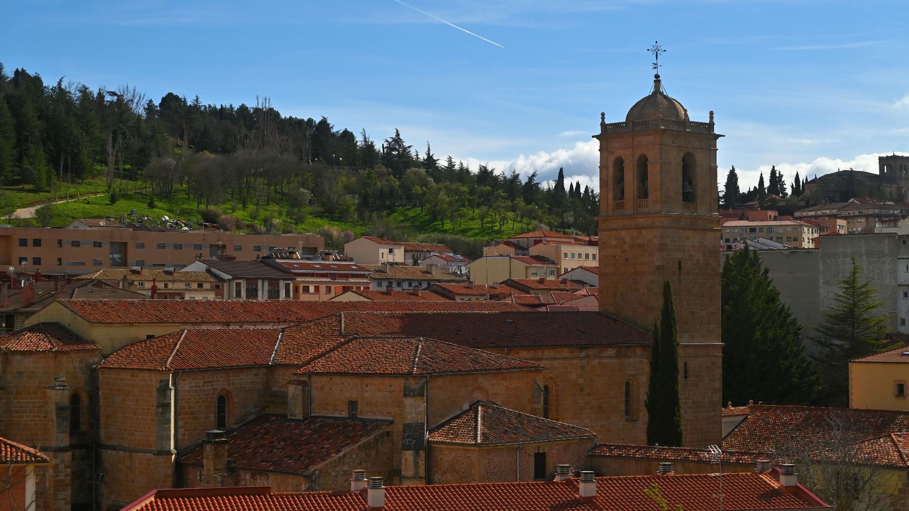 Un pueblo de Soria de menos de 40 habitantes busca un albañil a cambio de casa gratis y un sueldo: hay colas por la oferta que te cambia la vida
