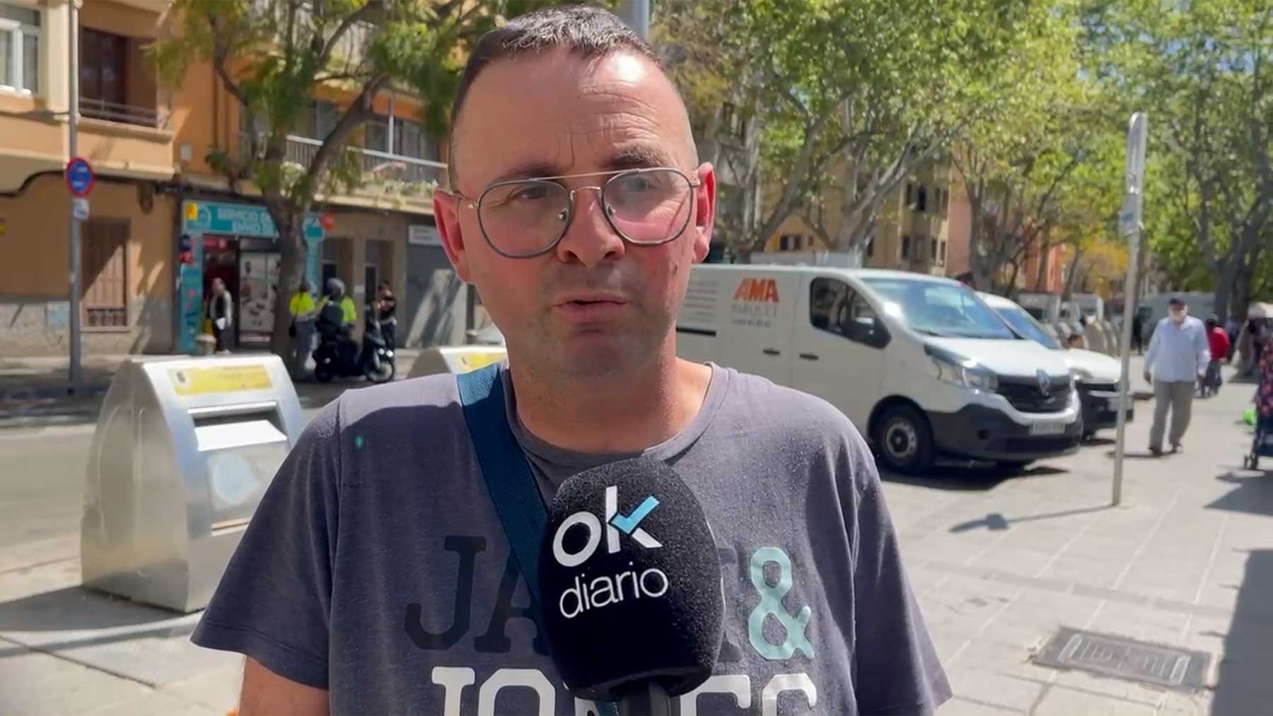 La víctima de la paliza homófoba en el mercado de Pere Garau: Me dejaron con la oreja sangrando y tirado en el suelo