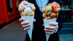 Gesto normal en España y de mala educación en Japón, costumbre española que los japoneses no entienden, por qué en Japón es de mala educación comer en público, por qué los japoneses no comen por la calle.