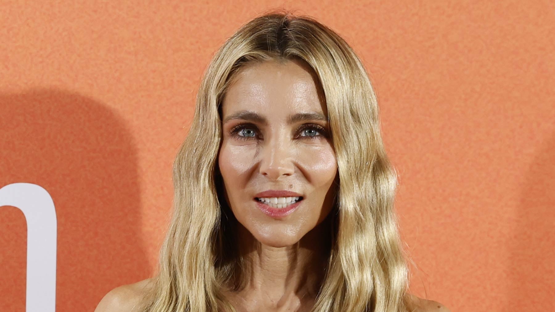 La rutina de Elsa Pataky (49 años) para tener la espalda y los brazos definidos: remo en suspensión con TRX