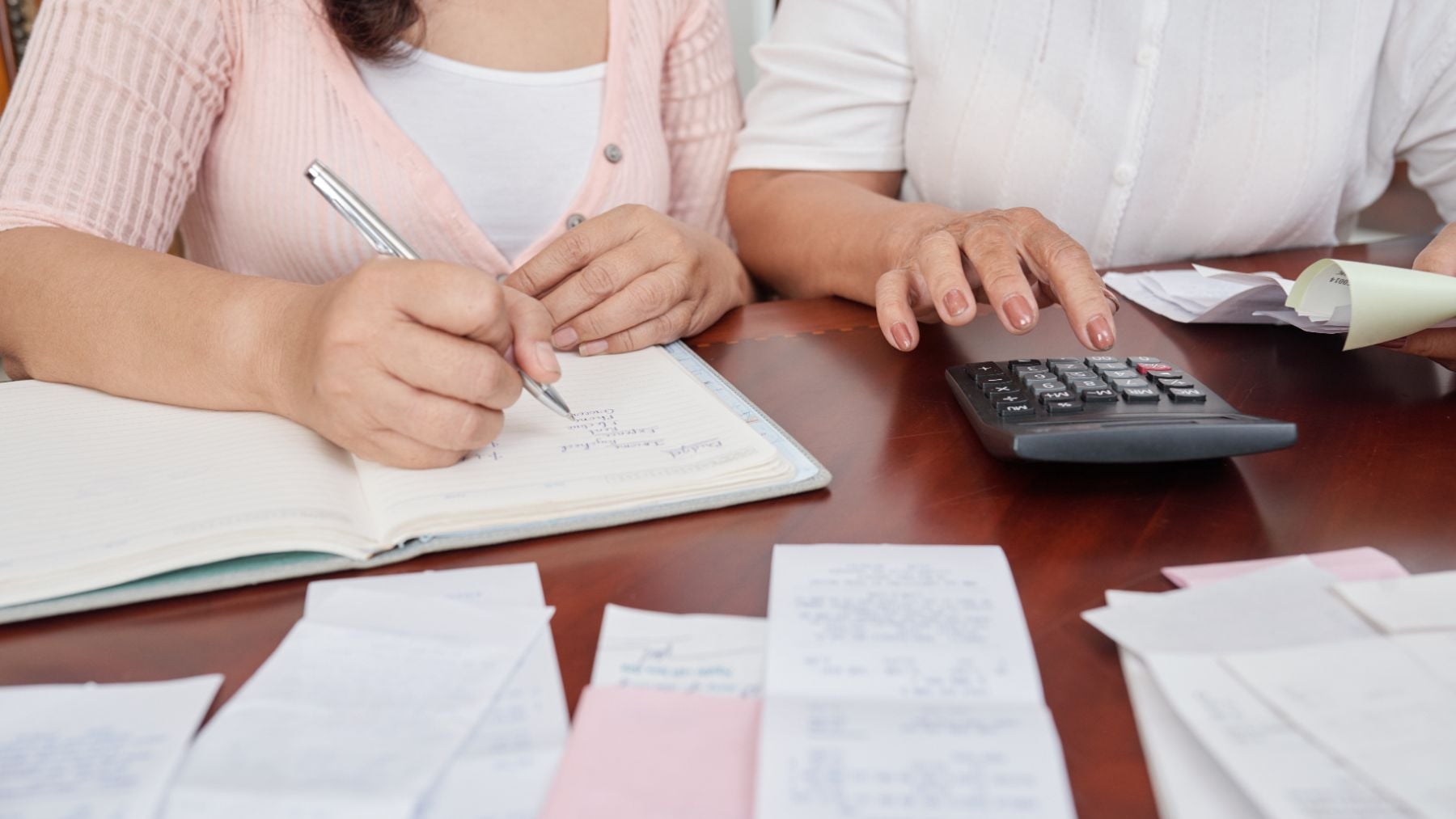 Hacienda lo confirma: si tienes dos pagadores no te va a afectar en la renta 2025 como tú piensas