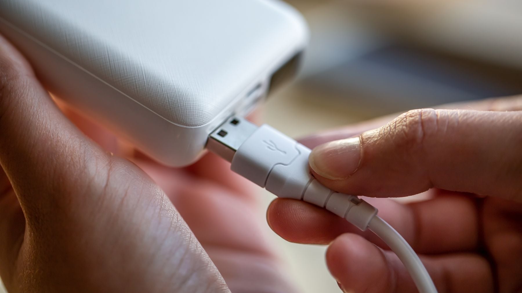 Adiós a la carga lenta de tu móvil: Lidl revienta el mercado con el cargador con potencia de 35W por sólo 8 euros